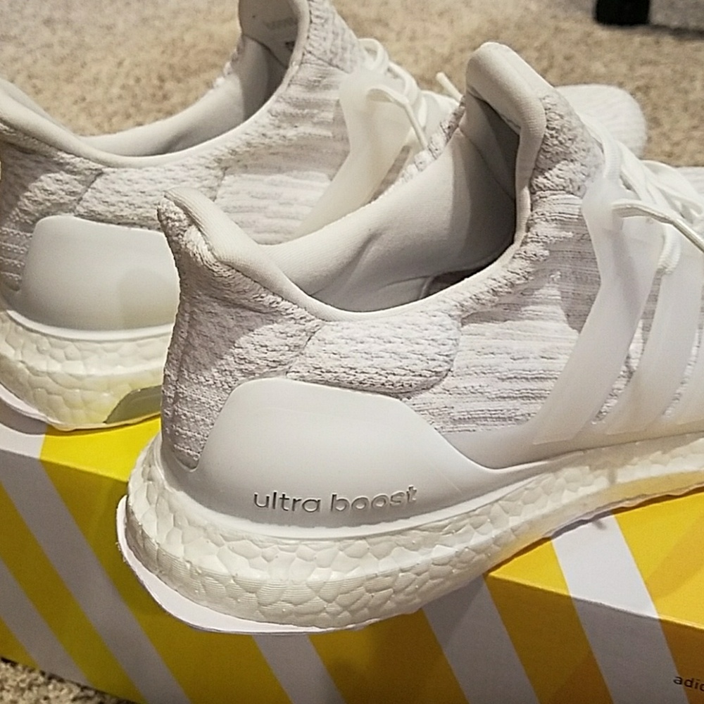 Ultra Boost 3.0 White (DS) - Picture 2 of 4